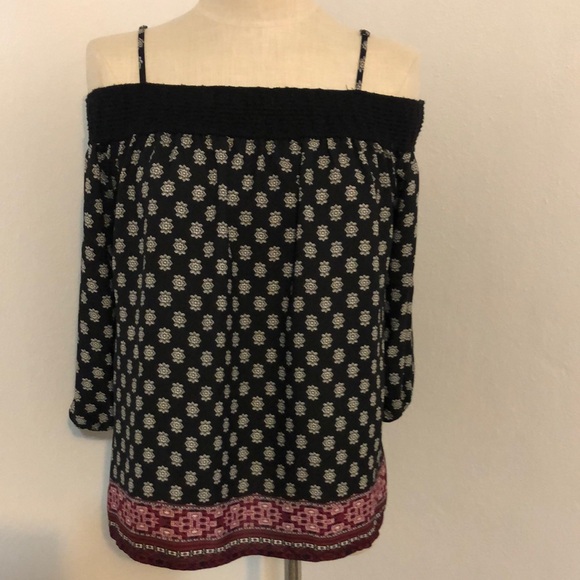 Maurices off the shoulder top with straps. Size med - Picture 1 of 9